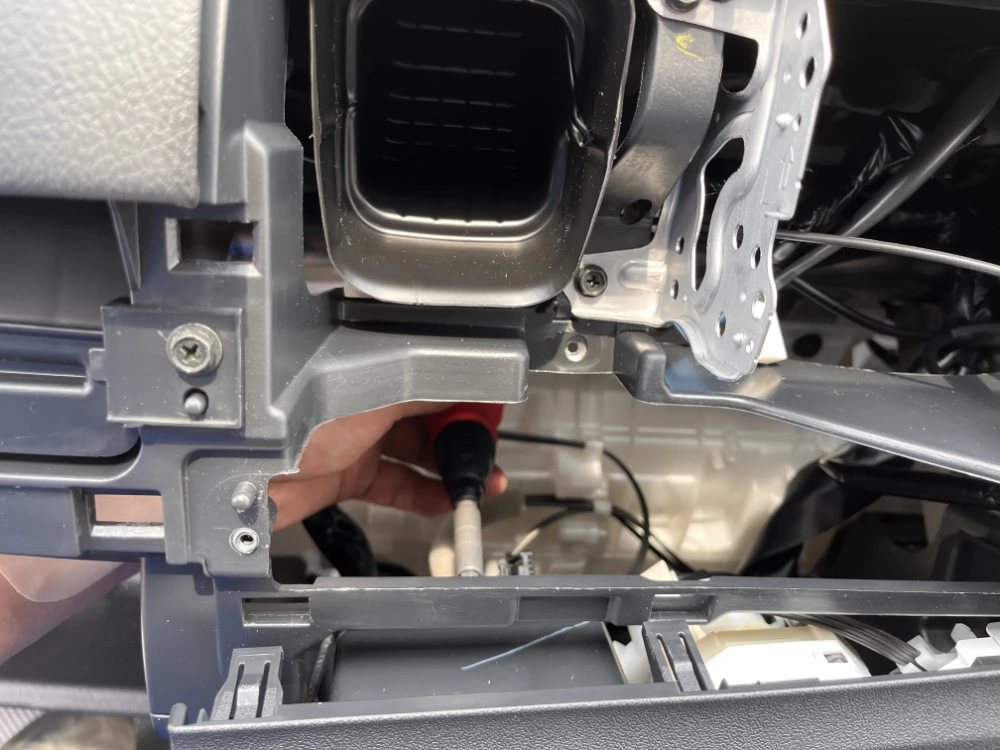 ハイエースにアルパイン ビックDA DAF9Zを取り付け