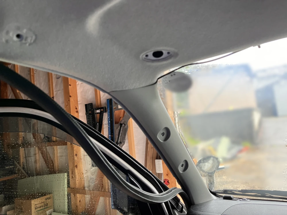 200系8型ハイエースにドラレコを取り付ける方法