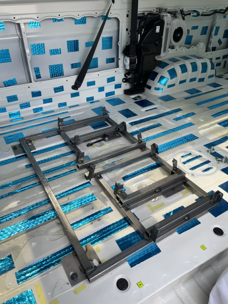 ハイエースを遮音・断熱対策して快適にする方法